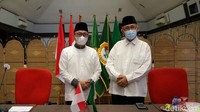 Chriswanto Santoso menyambut langsung kedatangan Zulkifli Hasan di DPP LDII, Jakarta.