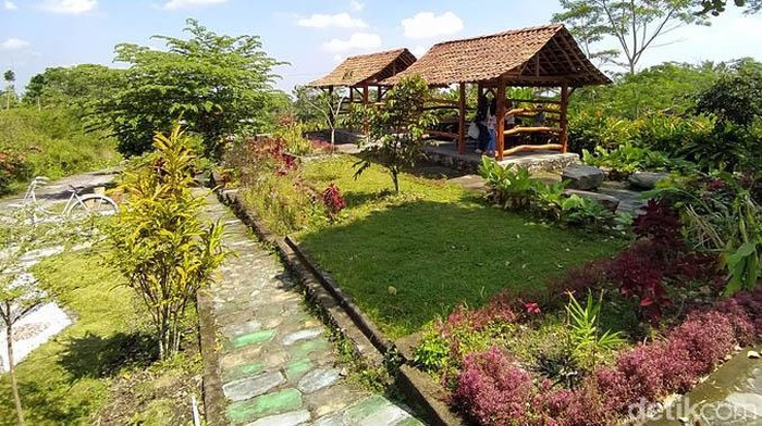 Salah satu bangunan Sabo Dam Nglumut di Kabupaten Magelang, Jawa Tengah, sempat viral di medsos. Bangunan ini mendadak menjadi ramai dikunjungi orang.