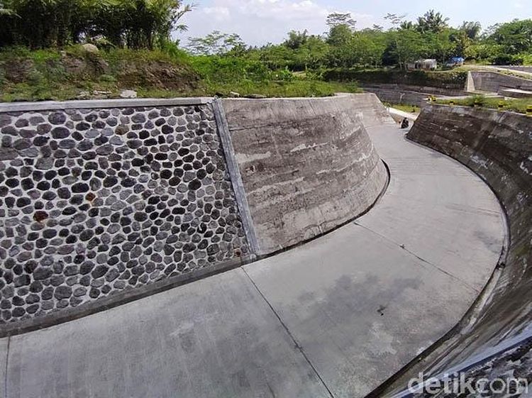 Sabo Dam Nglumut, Jalan Berkeloknya Jadi Incaran Pesepeda