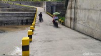 Adapun Sabo Dam di Desa Nglumut ada dua, yang pertama dibangun sekitar tahun 2012. Kemudian, yang baru jadi pada Desember 2020.