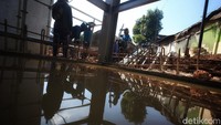 Sebelumnya, Kepala Dinas Bina Marga Hari Nugroho menyampaikan JPO ini bakal mengakhiri problem kemacetan jelang Tapal Kuda Lenteng Agung setiap pagi di hari kerja. Rencananya, JPO di sini bakal rampung akhir Mei.