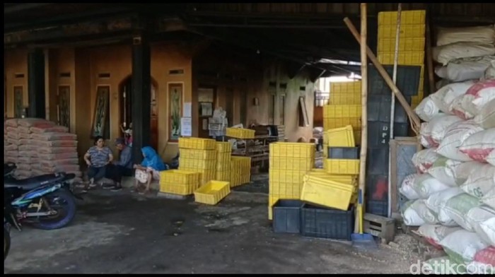 Pengrajin tahu-tempe di Tasik mogok produksi