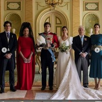 Pernikahan tersebut dihadiri oleh keluarga dan teman terdekat, termasuk kakaknya Fernando Fitz-James Stuart atau Duke of Huescar. Foto: Fotografer @aortizphoto, Instagram @the_royal_watcher