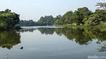Penampakan Bagian Pesawat yang Jatuh di Danau Cibubur