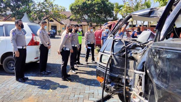 Pikap Maut Tewaskan 8 Rombongan Arisan di Malang