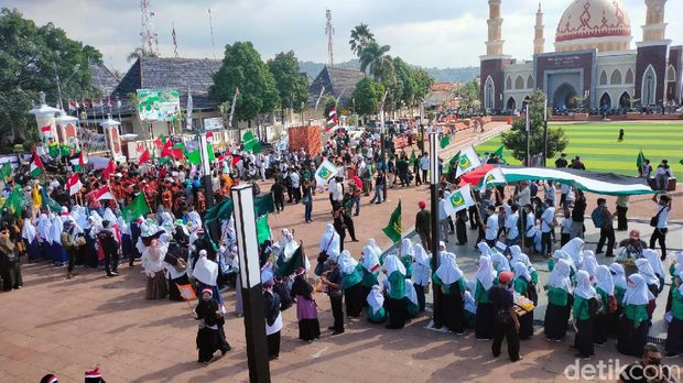 Ratusan muslim di Majalengka menggelar aksi bela Palestina