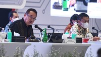 Dalam RUPS Tahunan PT Telkom Indonesia (Persero) Tbk itu diputuskan membagikan dividen sebesar Rp16,64 triliun atau setara 80 persen dari perolehan laba bersih tahun 2020 serta mengubah kepengurusan perusahaan diantaranya mengangkat mantan Menristek Bambang Brodjonegoro menjadi Komisaris Utama menggantikan Rhenald Kasali dan mengangkat Abdi Negara Nurdin atau yang akrab disapa Abdee Slank menjadi Komisaris.