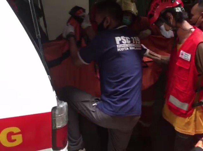 teknisi terjebak di lift hotel ibis malang
