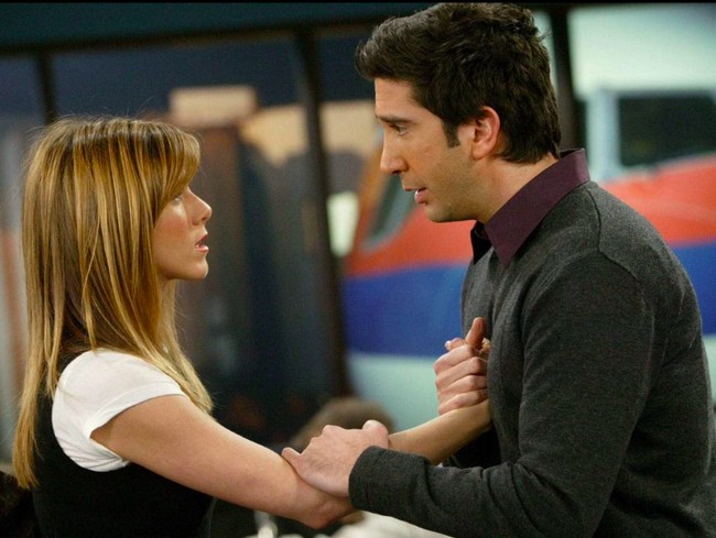 Rambut panjang menemani gaya Rachel Green hingga musim terakhir. (Foto: NBC/Getty Images)