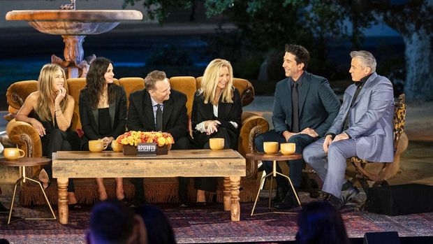 This image provided by HBO Max shows Jennifer Aniston, from left, Courteney Cox, Matthew Perry, Lisa Kudrow, David Schwimmer and Matt LeBlanc in a scene from the 
