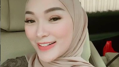 7 Penampilan Zaskia Gotik yang Kini Berpipi Tirus Setelah Turun BB 8 Kg
