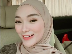 7 Penampilan Zaskia Gotik yang Kini Berpipi Tirus Setelah Turun BB 8 Kg