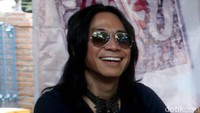 Abdee Slank ditunjuk menjadi Komisaris Independen berdasarkan hasil Rapat Umum Pemegang Saham Tahunan (RUPST) Telkom pada 28 Mei 2021 lalu. Rachman Haryanto/detikcom. Abdee Slank ditunjuk menjadi Komisaris Independen berdasarkan hasil Rapat Umum Pemegang Saham Tahunan (RUPST) Telkom pada 28 Mei 2021 lalu. Rachman Haryanto/detikcom.