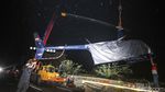 Detik-detik Evakuasi Bangkai Heli yang Jatuh di Danau Buperta