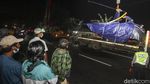 Detik-detik Evakuasi Bangkai Heli yang Jatuh di Danau Buperta