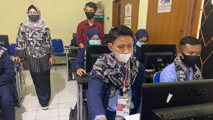 Banyuwangi Fasilitasi Anak Muda Uji Kompetensi Gratis Hotel sampai Komputer