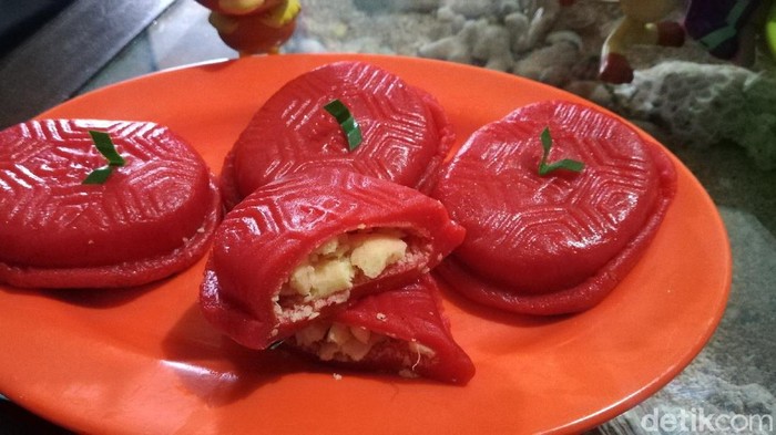 Bol Jaran, Jajanan Khas Solo yang Empuk Legit  Berisi Kacang Hijau