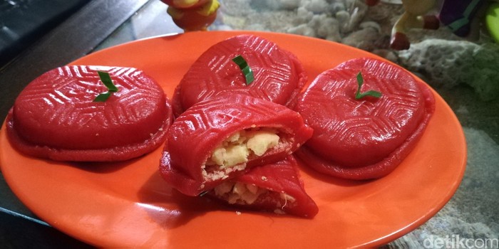 Bol Jaran, Jajanan Khas Solo yang Empuk Legit Berisi Kacang Hijau Bol Jaran, Jajanan Khas Solo yang Empuk Legit Berisi Kacang Hijau