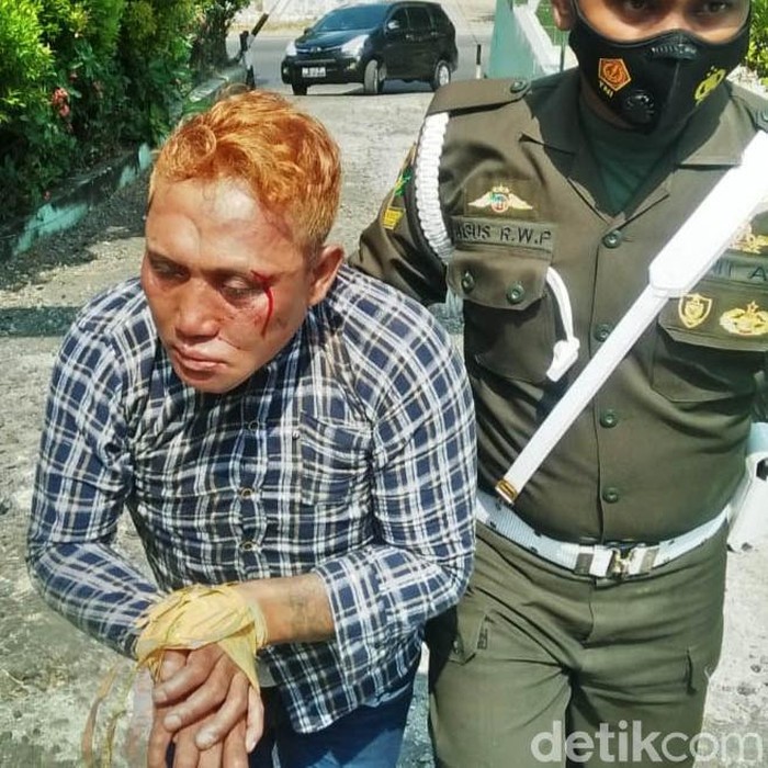 Kelompok preman Dadang Buaya Cs menyerang markas Koramil dan Polsek Pameungpeuk Garut. Dadang akhirnya ditangkap petugas gabungan.