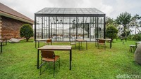 Sementara bagi traveler yang berniat untuk menggelar pesta pernikahan dengan konsep garden party, Dream Belle Villa jadi pilihan yang cocok. Ada dua spot yang bisa digunakan sebagai arena pernikahan.