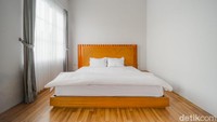 Di Dream Belle Villa, Lembang, pengunjung bisa menginap di sebuah villa yang di dalamnya terdapat empat kamar dengan dekorasi dan suasana yang berbeda satu sama lain. Untuk menginap di sini, pengunjung cukup merogoh kocek Rp 400 ribu untuk weekdays, dan Rp 485 ribu.