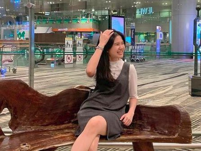 Felicia Tissue tersenyum lagi