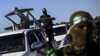 Seperti diketahui, gencatan senjata yang dimediasi oleh Mesir yang mulai berlaku pekan lalu telah mengakhiri 11 hari gempuran Israel di Gaza dan tembakan roket ke Israel dari Gaza yang dimulai pada 10 Mei. Kementerian Kesehatan Gaza menyatakan, serangan Israel tersebut menewaskan 248 warga Palestina, termasuk 66 anak-anak, dan telah melukai lebih dari 1.900 orang. Sementara serangan roket dari Gaza merenggut 12 nyawa di Israel, termasuk satu anak dan seorang remaja Arab-Israel, seorang tentara Israel, seorang warga India, dan dua warga negara Thailand. Sekitar 357 orang di Israel terluka. AP Photo/Yousef Masoud.