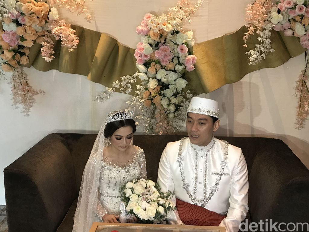 Ifan Seventeen dan Citra Monica resmi menikah