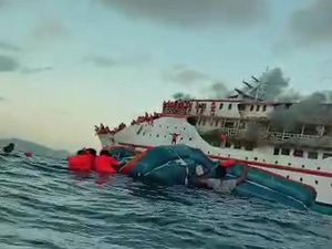 KNKT Mulai Investigasi Penyebab KM Karya Indah Terbakar