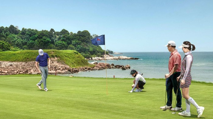 Mengintip Lapangan Golf dengan Fasilitas Terbaik Lapangan Golf ini didapuk jadi salah satu adalah lapangan golf kejuaraan dengan fasilitas terbaik.