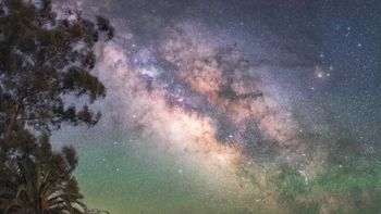 Paradise karya Marcin Zajac. Foto ini diambil di pesisir Samudera Pasifik dekat Big Sur, California. Foto: Marcin Zajac/Milky Way Photographer of the Year