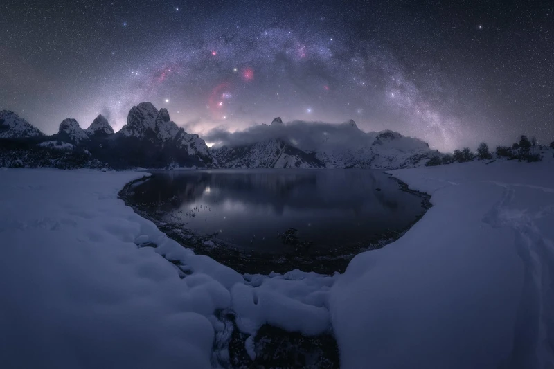 Foto Galaksi Bima Sakti yang terpilih dalam Milky Way Photographer of the Year 2021