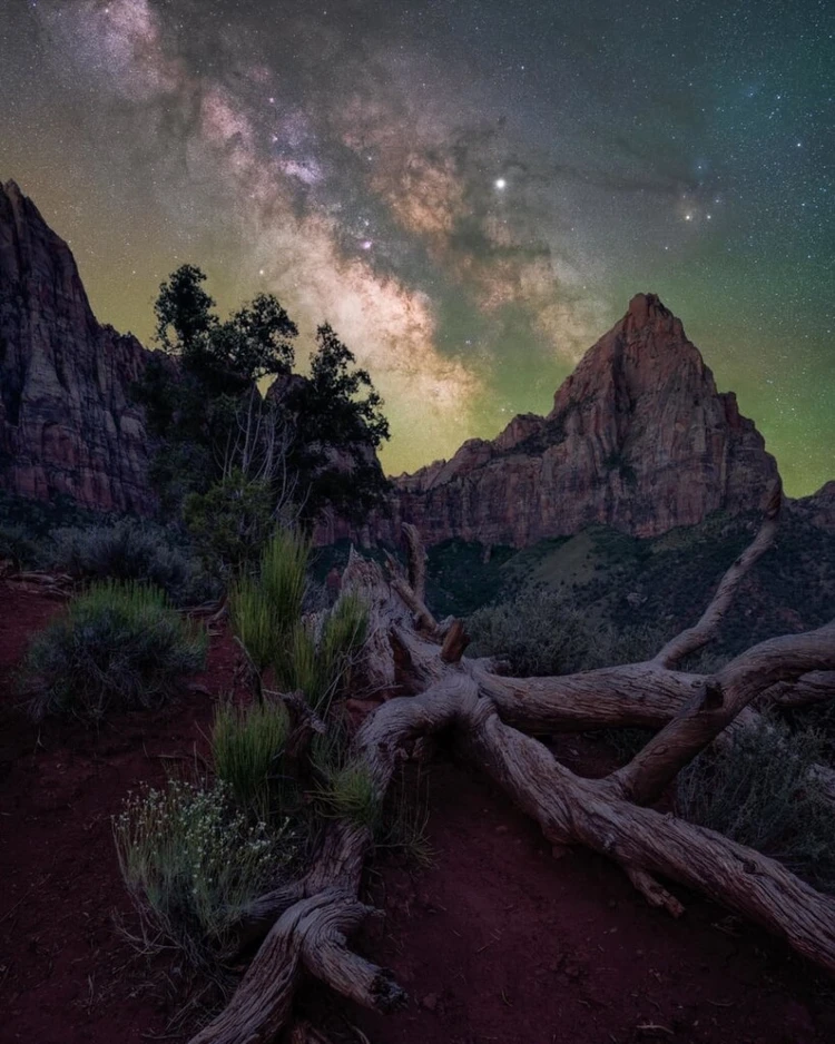 Milky Way Photographer of the Year 2021 Foto Galaksi Bima Sakti yang terpilih dalam Milky Way Photographer of the Year 2021