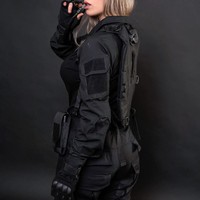 Selain tergabung dalam IDF, ia juga merupakan pemain Airsoft. Dalam berbagai postingan ia juga sering menampilkan dirinya dengan peralatan permainan itu. Foto: Instagram @callsignwaifu