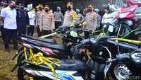 Kendaraan bodong ini diamankan dari gudang penyimpanan di Kabupaten Pati dan kawasan Pelabuhan Tanjung Emas, Semarang, Jawa Tengah.