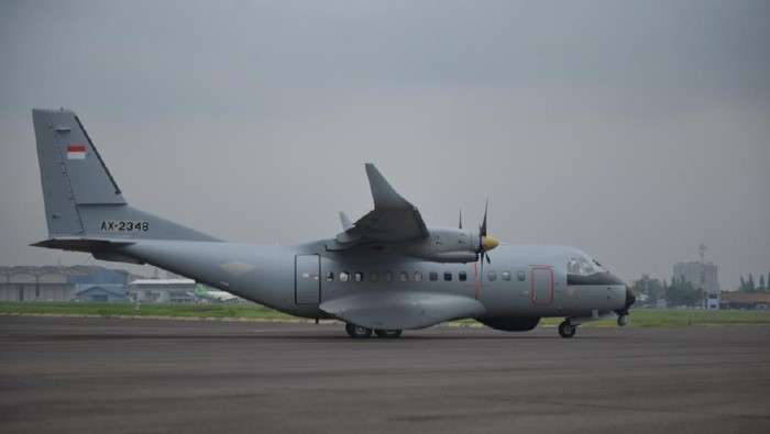 Pesawat CN235-220 besutan PT Dirgantara Indonesia (Persero) Pesawat CN235-220 besutan PT Dirgantara Indonesia (Persero)