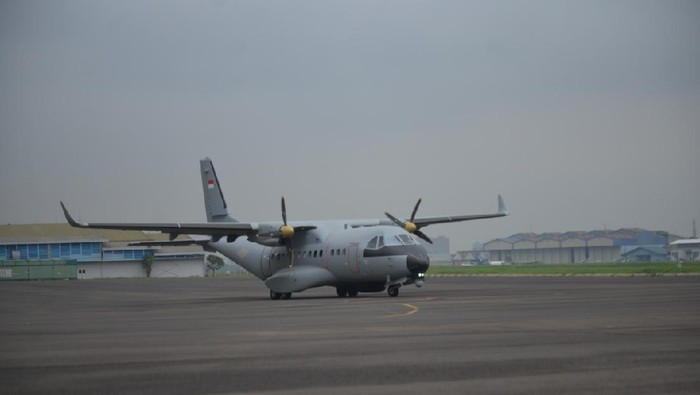 Pesawat CN235-220 besutan PT Dirgantara Indonesia (Persero) Pesawat CN235-220 besutan PT Dirgantara Indonesia (Persero)