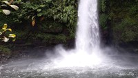 Curug Sawer, air terjun yang dapat kita nikmati di kawasan Situ Gunung.