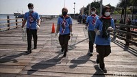 Tim dari BUSKIPM KKP bersiap melakukan kegiatan restorasi kerang hijau, Jumat (28/5/2021) kemarin.