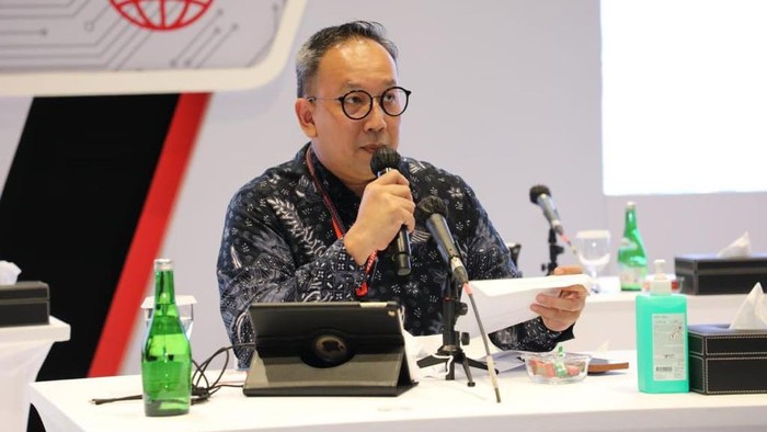 Senior Vice President Corporate Communication & Investor Relations Telkom Indonesia Ahmad Reza
