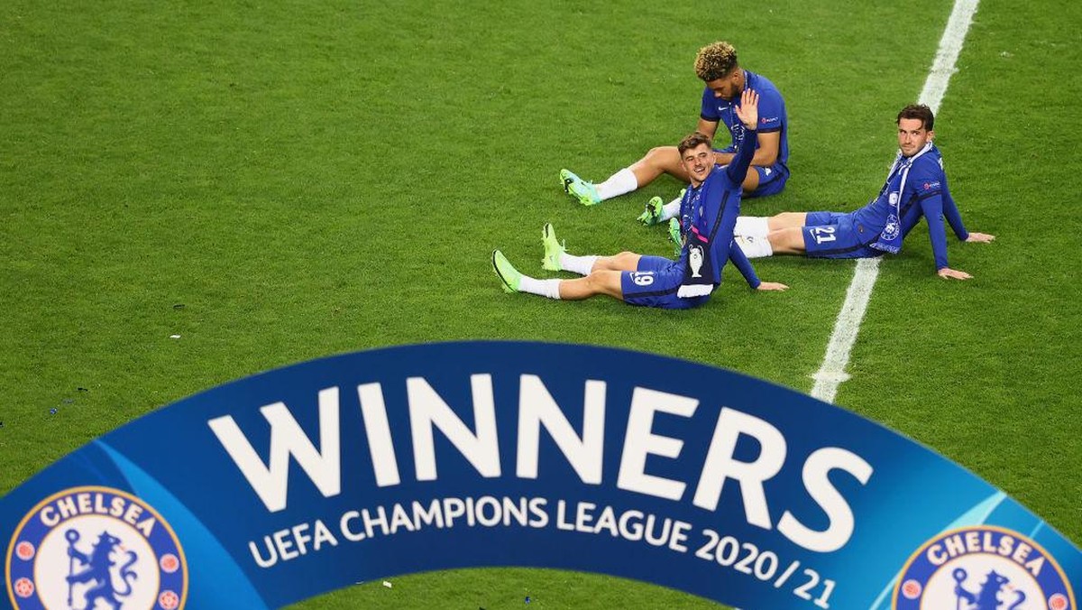 Mason Mount dan Reece James melejit bersama dari akademi hingga membawa Chelsea menjuarai Liga Champions Foto: Getty Images/Michael Steele