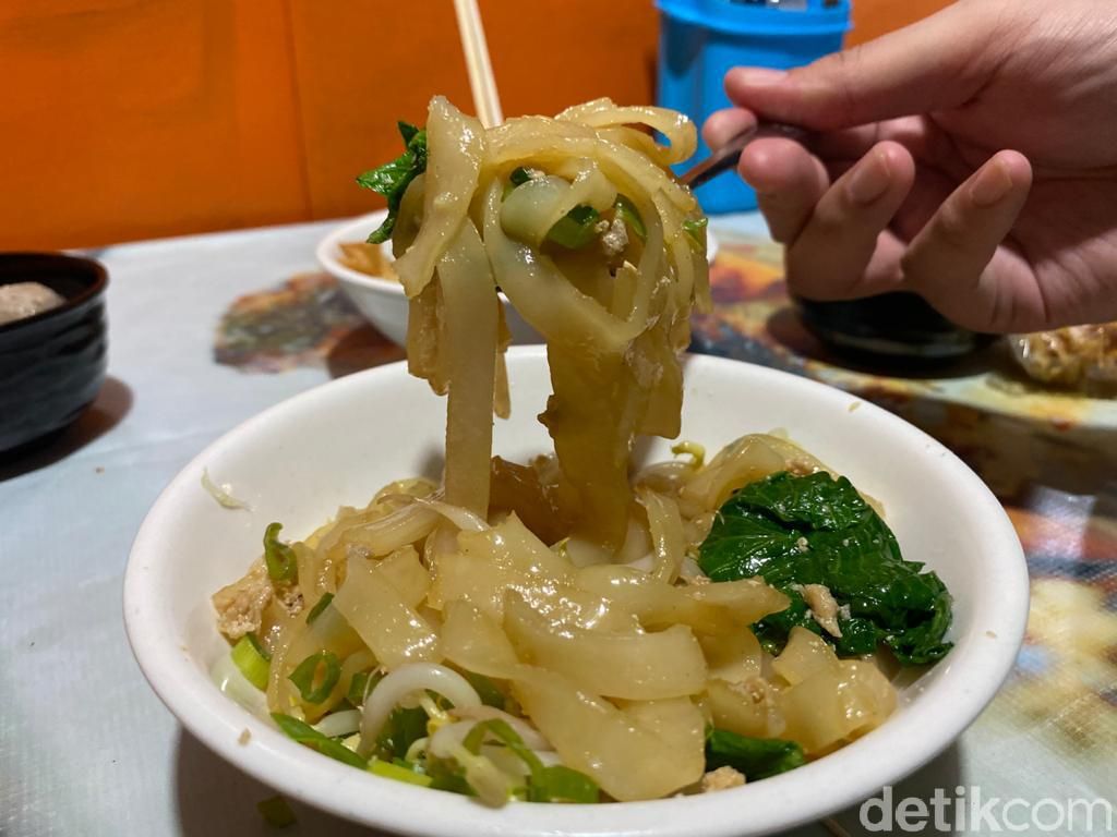 Bakmi Bangka Enak Murah, Ada yang di Dalam Tempat Cuci Mobil