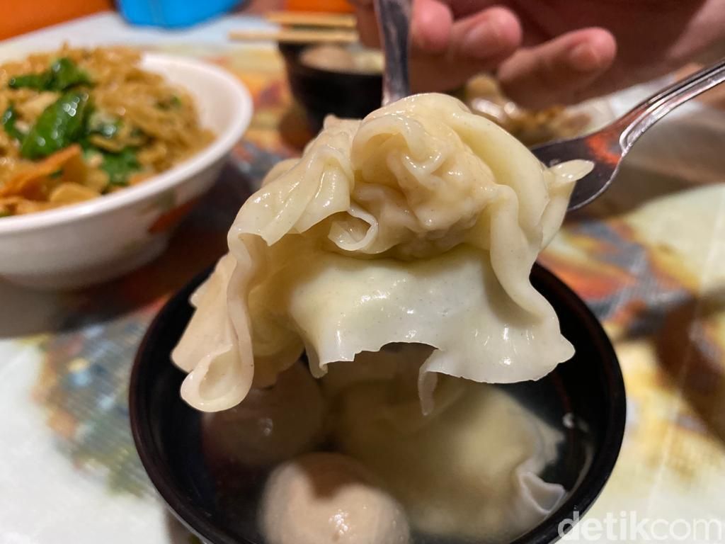 Bakmi Bangka Enak Murah, Ada yang di Dalam Tempat Cuci Mobil