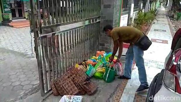 durung turu jam yamene?