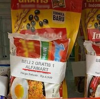 Murah banget nih, beli indomie aja bisa gratis Alfamart. Jadi auto cuan deh kalo gini. Foto: Instagram/@pembawa_ketololan