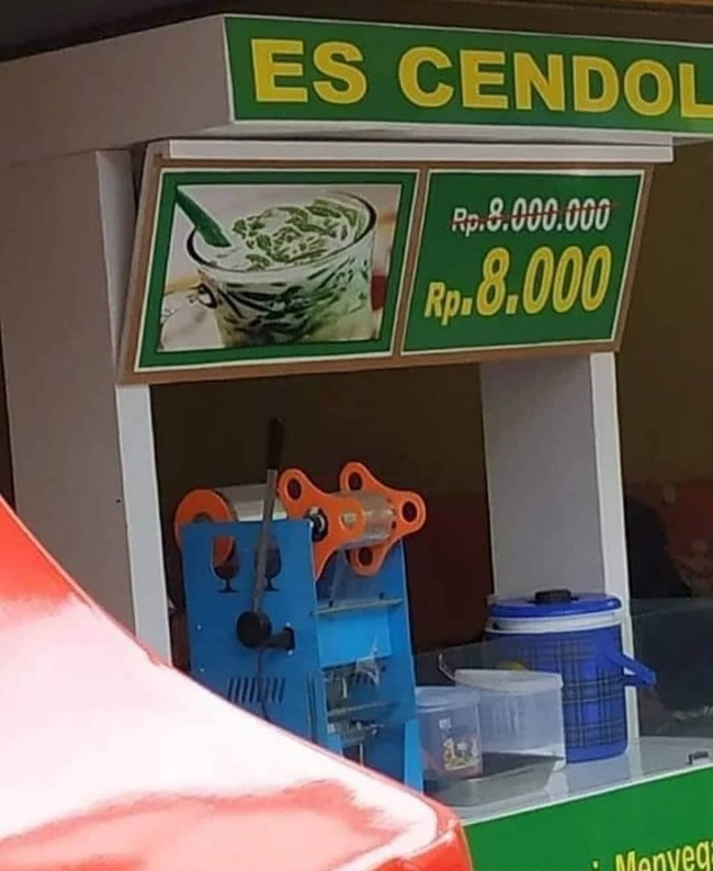 Harga asli es cendolnya mahal banget ya.. Karena diskon jadi terlihat murah banget tuh padahal mah... Foto: Instagram/@pembawa_ketololan