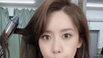 10 Pose Kece YoonA SNSD yang Awet Muda Saat Nongkrong di Kafe
