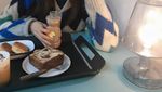 10 Pose Kece YoonA SNSD yang Awet Muda Saat Nongkrong di Kafe