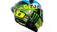 Lalu pada sisi kiri terpampang,”Il merlo non fa me”, dengan alih bahasa, “Burung gagak tidak bersuara me”. Foto: MotoGP