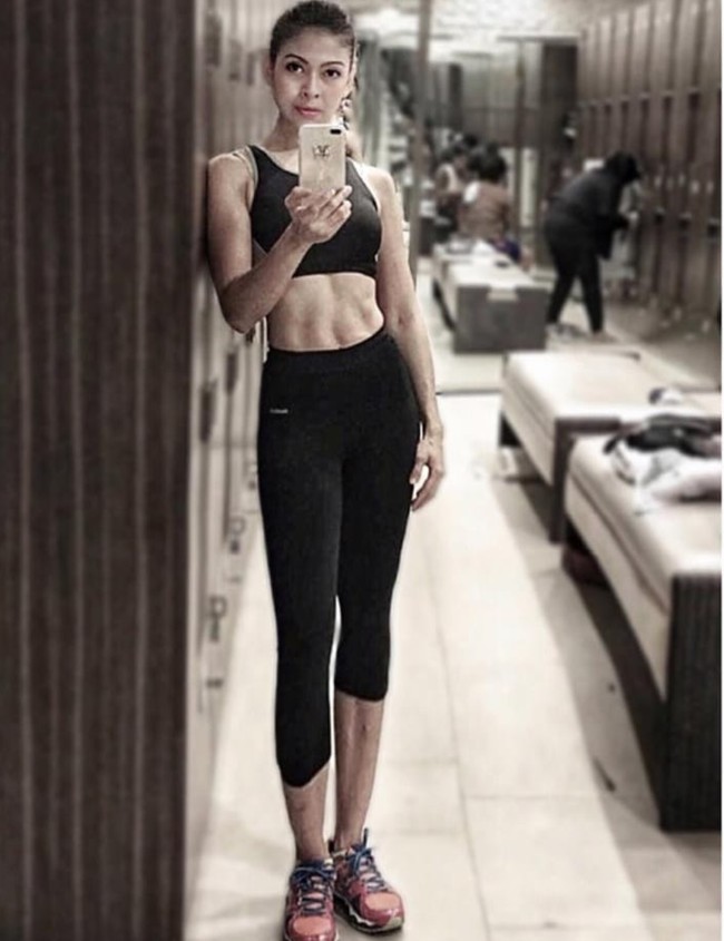 Olahraga dan fitnes rutin dilakukan istri pengusaha Teuku Djohan Syarief ini. Dia pun kerap mengunggah aktivitas olahraga di Instagram. Foto: Instagram/@ms.indirasoediro